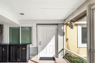 305 SW 3rd St, Boynton Beach, FL 33435 - Photo 28