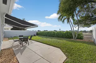 945 Bear Island Cir, West Palm Beach, FL 33409 - Photo 24