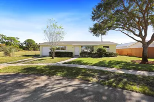 18905 SE Southgate Dr, Jupiter, FL 33469 - Photo 1