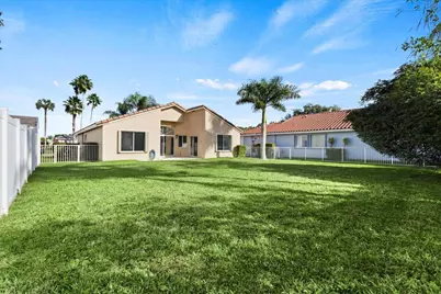 4546 NW 7th Place, Deerfield Beach, FL 33442 - Photo 6