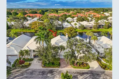 221 Canterbury Drive W, Palm Beach Gardens, FL 33418 - Photo 2