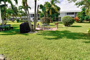 383 Markham R, Deerfield Beach, FL 33442 - Photo 10