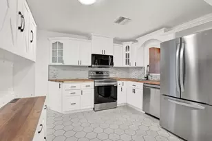 218 SW 12th Ave, Boynton Beach, FL 33435 - Photo 2