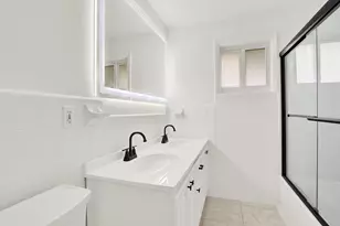 218 SW 12th Ave, Boynton Beach, FL 33435 - Photo 4