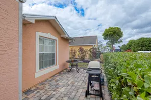 586 SW Kaabe Ave, Port Saint Lucie, FL 34953 - Photo 4