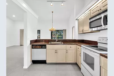 10694 Ocean Palm Way, Unit #202, Boynton Beach, FL 33437 - Photo 6