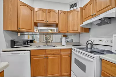 693 Burgundy O, Delray Beach, FL 33484 - Photo 2