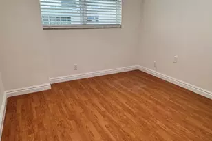 2821 NE 163rd St, North Miami Beach, FL 33160 - Photo 18