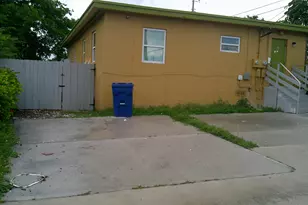 900 W 9th Street 1, Riviera Beach, FL 33404 - Photo 2