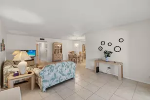 1225 Club Dr W, Delray Beach, FL 33445 - Photo 14