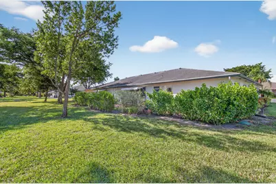 1225 Club Drive W, Unit #B, Delray Beach, FL 33445 - Photo 36