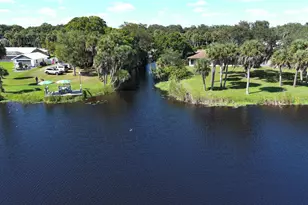 1025 Roberts Ln NE, Moore Haven, FL 33471 - Photo 2