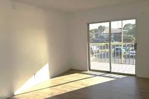 1552 SE Royal Green Cir, Port Saint Lucie, FL 34952 - Photo 8