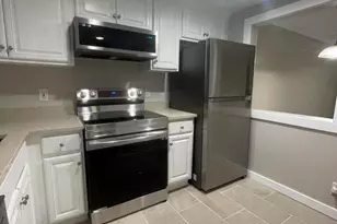 1638 Embassy Dr, West Palm Beach, FL 33401 - Photo 2