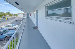 420 W Palm St, Lantana, FL 33462 - Photo 8