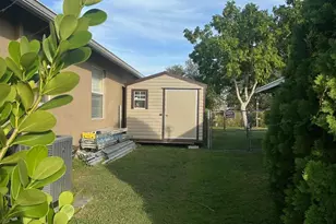 2347 SW Kent Cir, Port Saint Lucie, FL 34953 - Photo 24