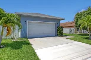 309 NE 11th Ave, Boynton Beach, FL 33435 - Photo 1