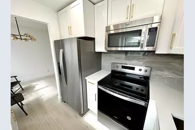 121 Sheffield F, West Palm Beach, FL 33417 - Photo 2