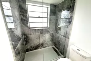 121 Sheffield F, West Palm Beach, FL 33417 - Photo 8