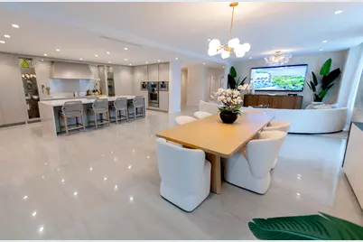 220 SE Mizner Boulevard, Unit #501, Boca Raton, FL 33432 - Photo 10