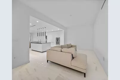 300 Biscayne Boulevard Way, Unit #2004, Miami, FL 33131 - Photo 8