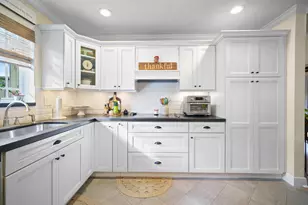 10611 NW 18th Pl, Pembroke Pines, FL 33026 - Photo 14