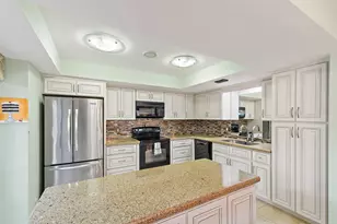 413 Brackenwood Ln S, Palm Beach Gardens, FL 33418 - Photo 12