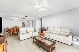 215 Lake Dora Dr, West Palm Beach, FL 33411 - Photo 14