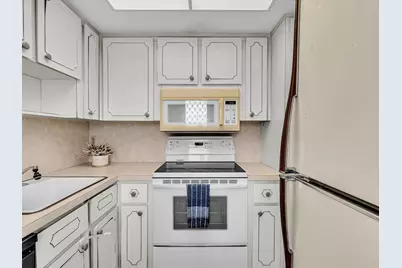 300 NE 20th Street, Unit #411, Boca Raton, FL 33431 - Photo 10