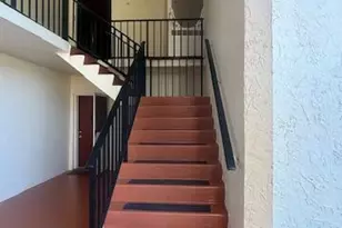 108 Lake Dora Dr, West Palm Beach, FL 33411 - Photo 2