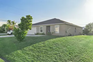 1122 SW Del Rio Blvd, Port Saint Lucie, FL 34953 - Photo 2