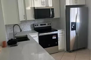 2615 NE 3rd Ct, Boynton Beach, FL 33435 - Photo 2