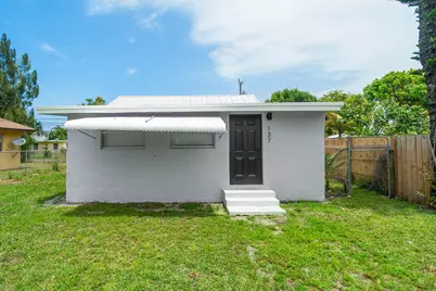 137 SW 9th Avenue, Delray Beach, FL 33444 - Photo 2