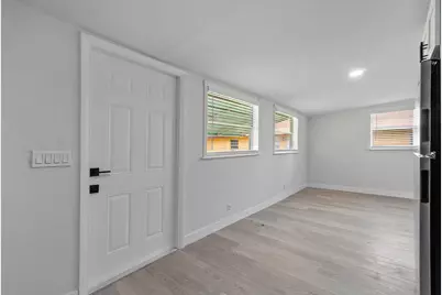 137 SW 9th Avenue, Delray Beach, FL 33444 - Photo 6