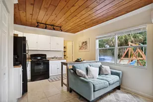 614 N 7th St, Lantana, FL 33462 - Photo 6