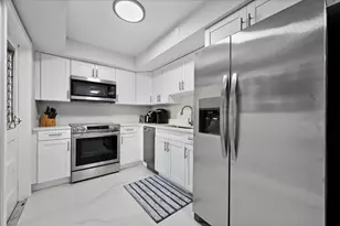 5500 Tamberlane Cir, Palm Beach Gardens, FL 33418 - Photo 2