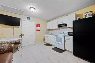 1827 Pinehurst Dr, West Palm Beach, FL 33407 - Photo 14