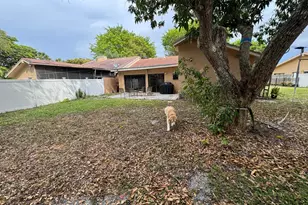 23261 Boca Club Colony Cir, Boca Raton, FL 33433 - Photo 2