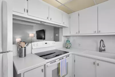 336 Dorset H, Boca Raton, FL 33434 - Photo 8
