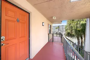 135 Shore Ct, North Palm Beach, FL 33408 - Photo 2