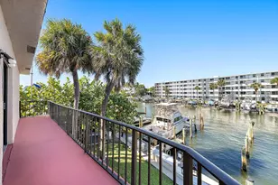 135 Shore Ct, North Palm Beach, FL 33408 - Photo 18