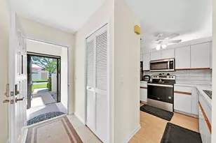 5939 Parkwalk Cir W, Boynton Beach, FL 33472 - Photo 4