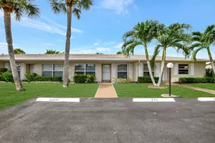 8747 Warwick Dr, Boca Raton, FL 33433 - Photo 6