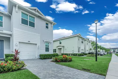 235 SE Woodbark Street, Port Saint Lucie, FL 34984 - Photo 2