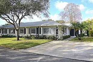 10101 S 44th Dr, Boynton Beach, FL 33436 - Photo 1