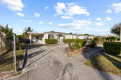 430 W 25th Street, Riviera Beach, FL 33404 - Photo 4