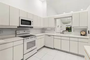 8348 Sunmeadow Ln, Boca Raton, FL 33496 - Photo 14