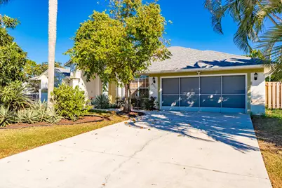 2711 SE Fall St Street, Port Saint Lucie, FL 34984 - Photo 4