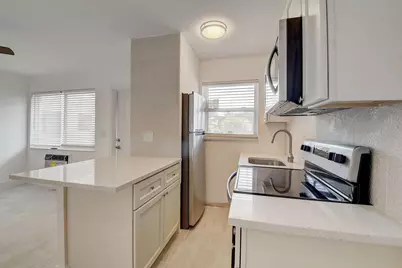 525 S Broadway Street, Lantana, FL 33462 - Photo 8