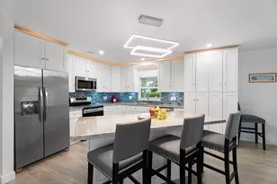 372 SE Oakridge Dr, Port Saint Lucie, FL 34984 - Photo 6